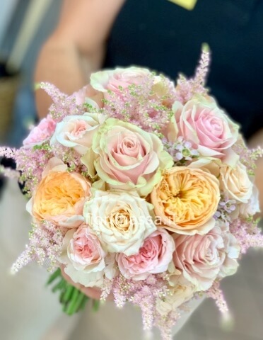 Bouquet floreale con fiori misti